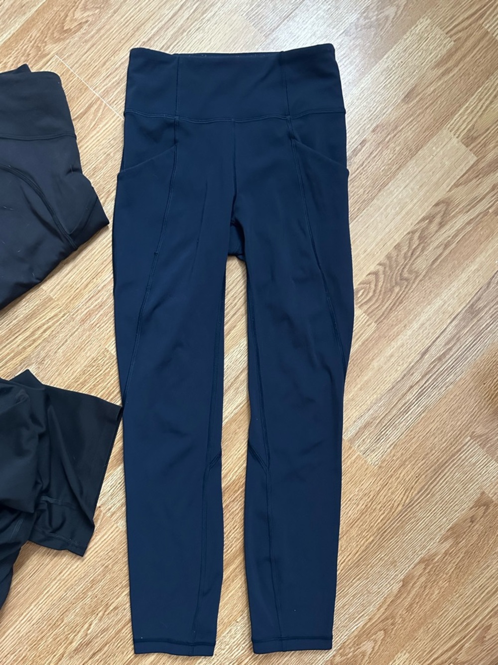 Lululemon Wunder train navy blue leggings with pockets